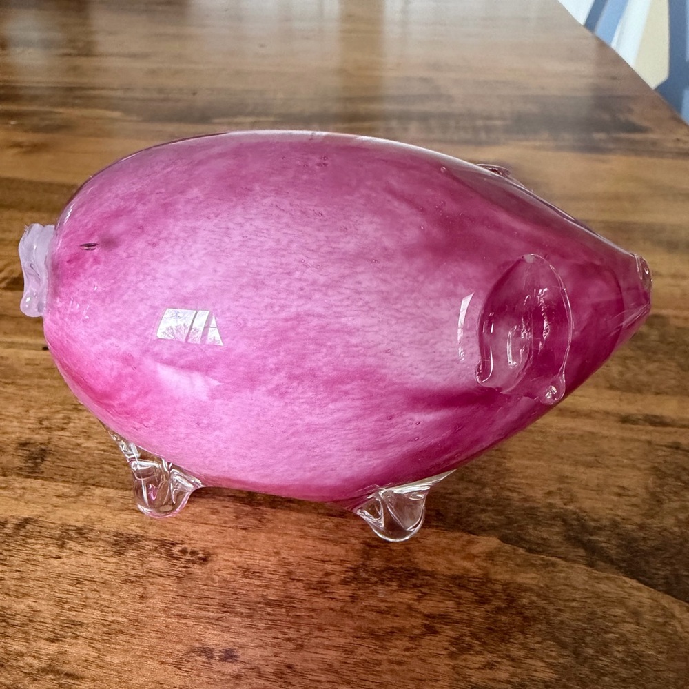Pig Made of Glass